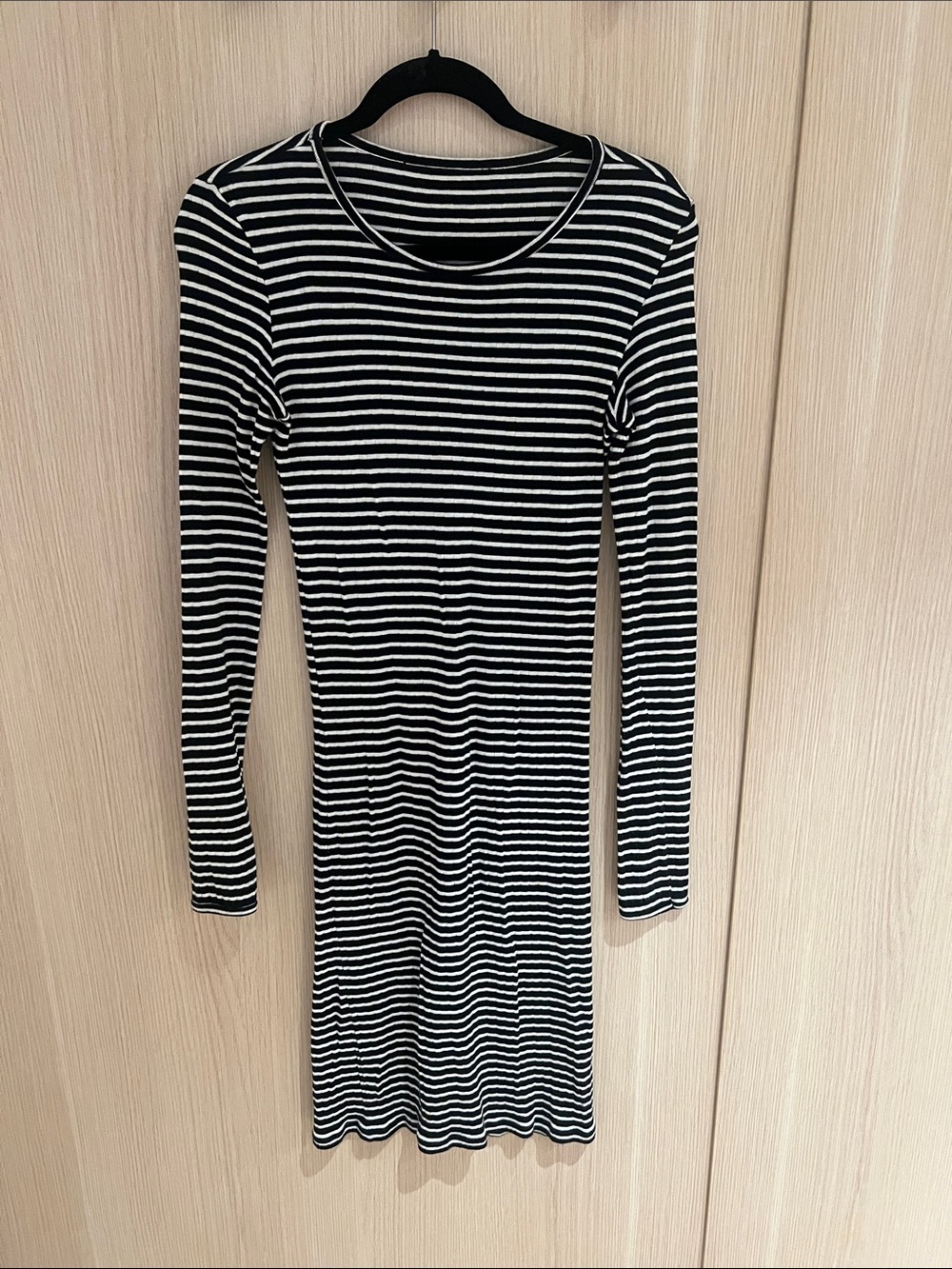 Nicole Miller Black and White Striped Long Sleeve Tee